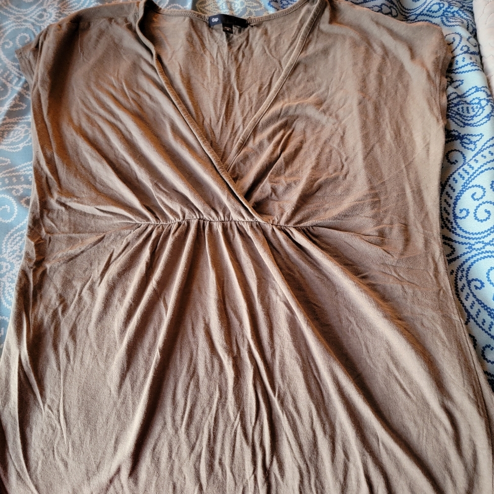 Gap shirt